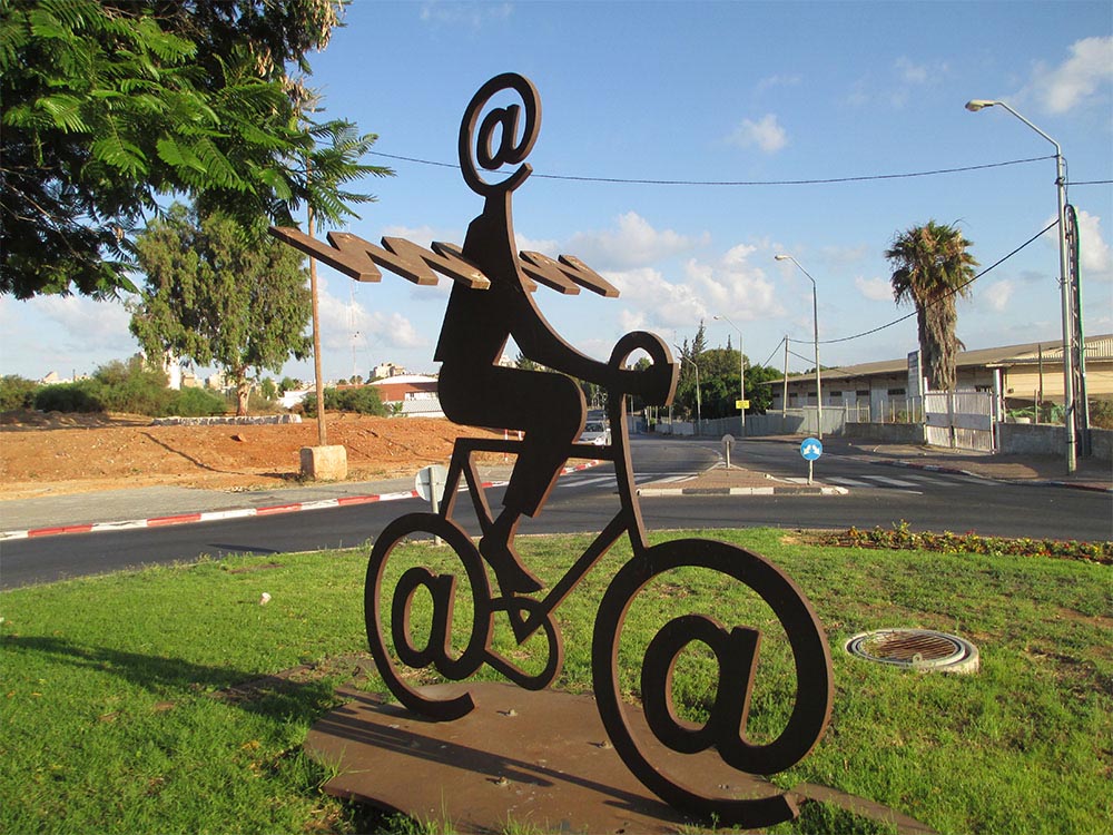 internet-arroba-bicicleta-generico