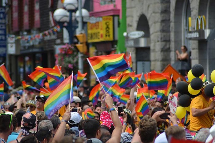 la bandera gay en la foto de perfil de facebook